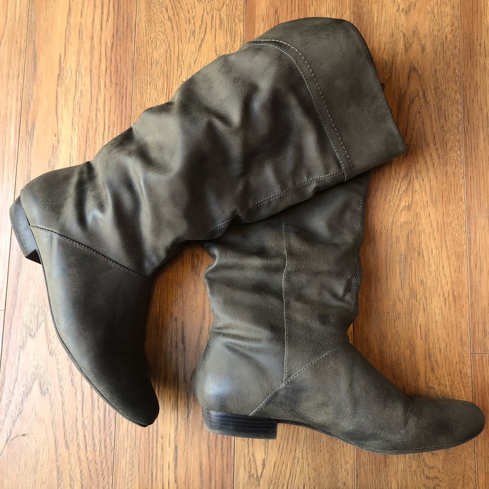 Mid-Calf Boots